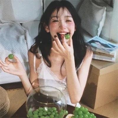 朦胧的山荷叶